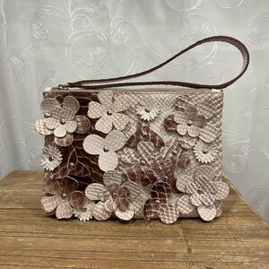 Punto Fibbia Floral Embellished Clutch in Brown and Crea. No need t